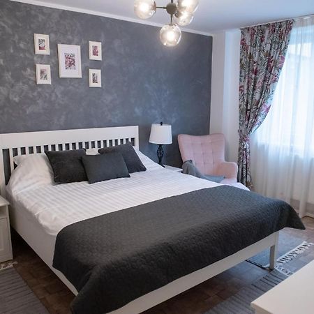 Urban Oasis Apartamento Piatra Neamţ Exterior foto