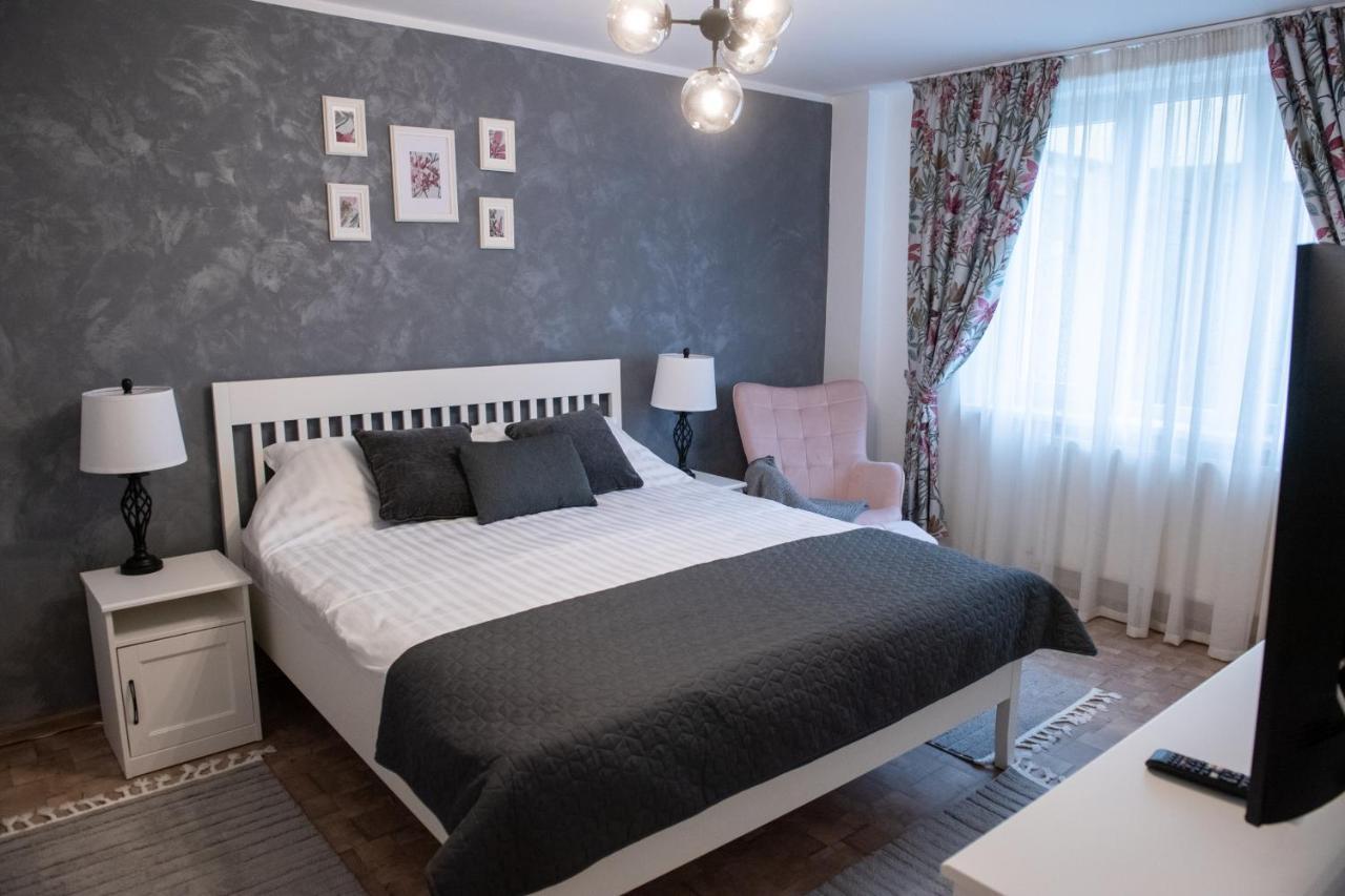 Urban Oasis Apartamento Piatra Neamţ Exterior foto