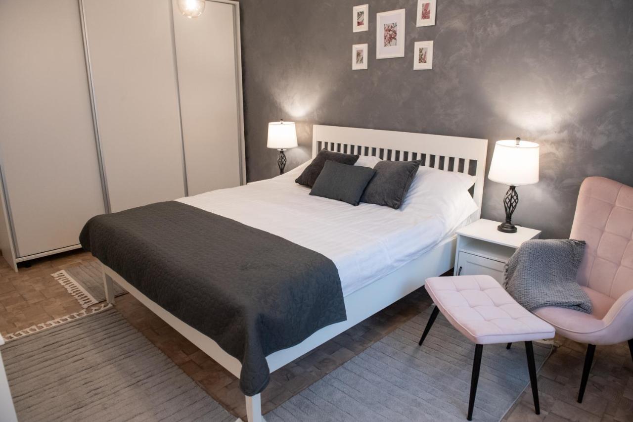 Urban Oasis Apartamento Piatra Neamţ Exterior foto