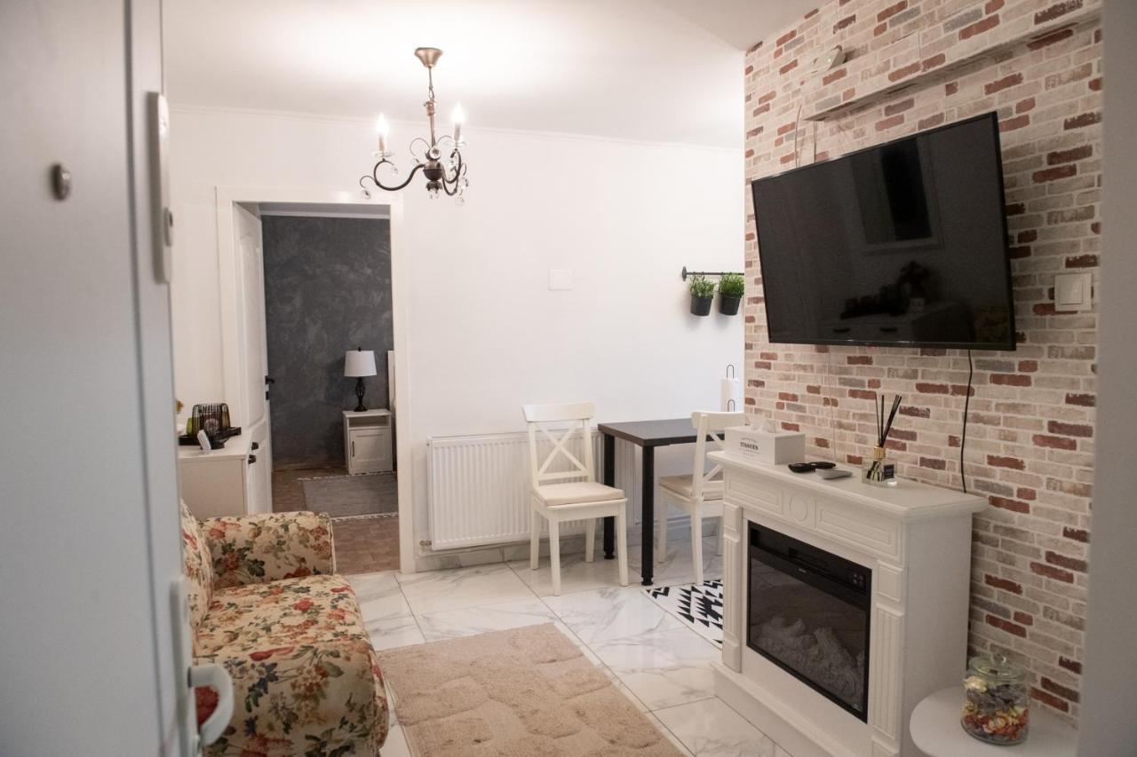 Urban Oasis Apartamento Piatra Neamţ Exterior foto